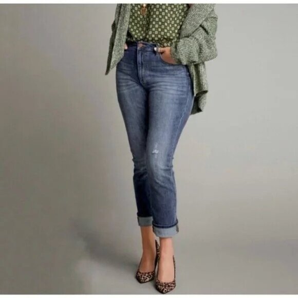 CABI Higher Straight Jeans in Prospector Wash Sz 6 #3940 EUC - Picture 1 of 7